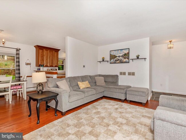Building Photo - 6510 Panorama Dr