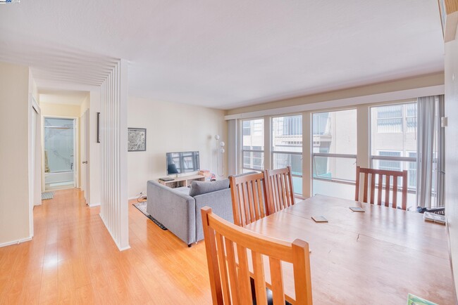 Primary Photo - 3815 Harrison St