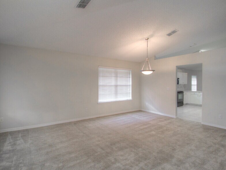 Building Photo - 7317 Ironside Dr E