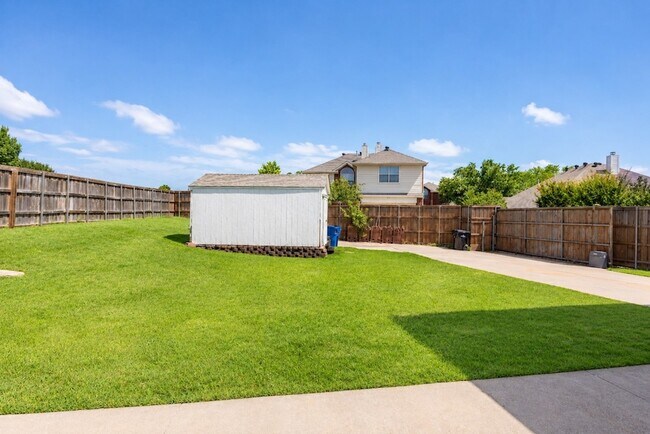 Building Photo - 10057 Wyndbrook Dr