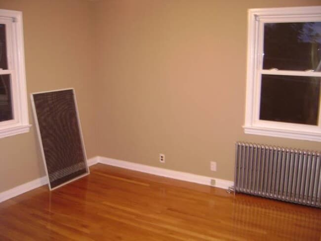 Building Photo - 28 Wolfle St