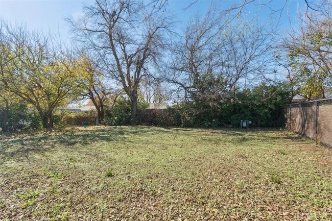 Building Photo - 4009 Vickie Dr