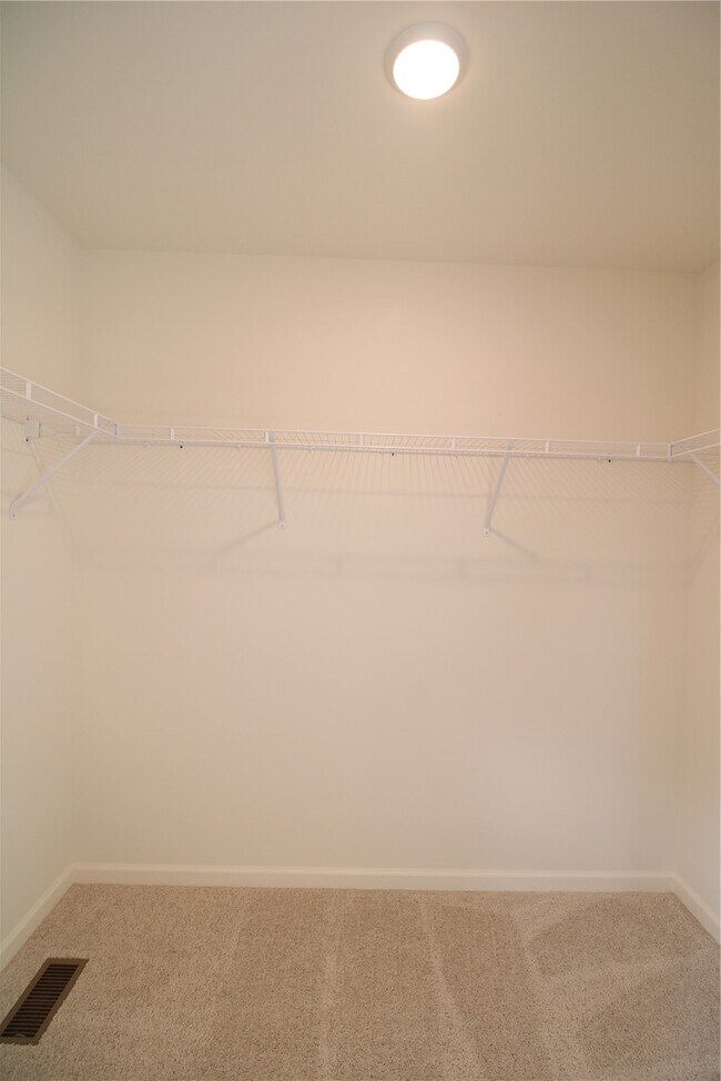 Building Photo - 37 Wingtip Ct