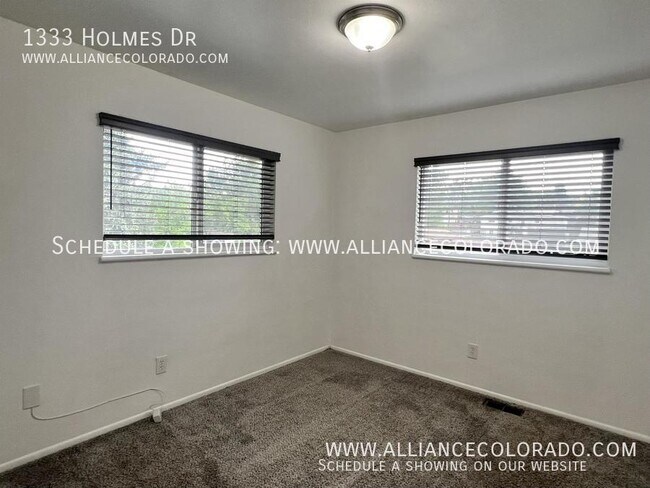 Building Photo - 1333 Holmes Dr
