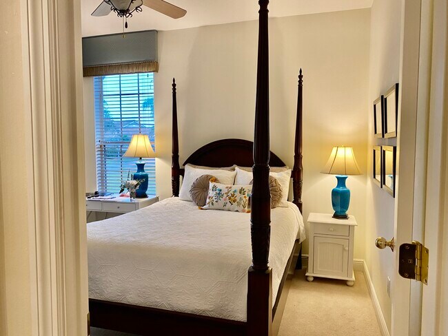 Building Photo - 4532 Whispering Oaks Dr