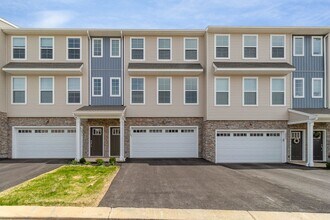 Building Photo - 1829 Shady Ln