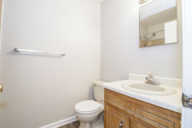 Building Photo - 812 Golf View Pl