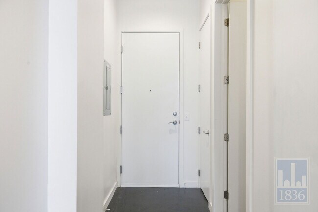 Building Photo - 507 Sabine St