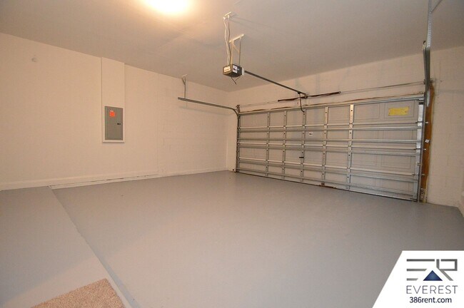 Building Photo - SPACIOUS, FULLY FENCED 4/2.5/2 IN DESIRABLE MATANZAS WOODS