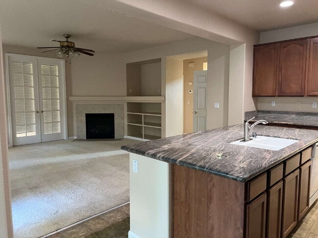 Building Photo - "Spacious 4-Bedroom Haven in Merced with 3 Full Baths & Elegant Granite Countertops!"