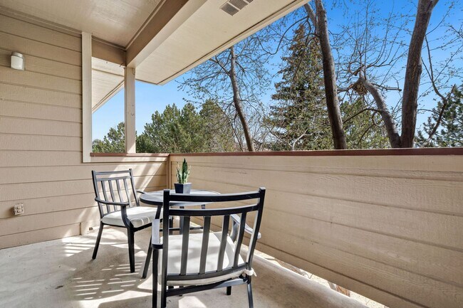 Building Photo - Students Welcome! 3 Bed, 2 Bath Condo in Rockbridge, SE Fort Collins