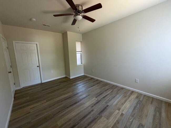 Building Photo - 5909 Cates Ave