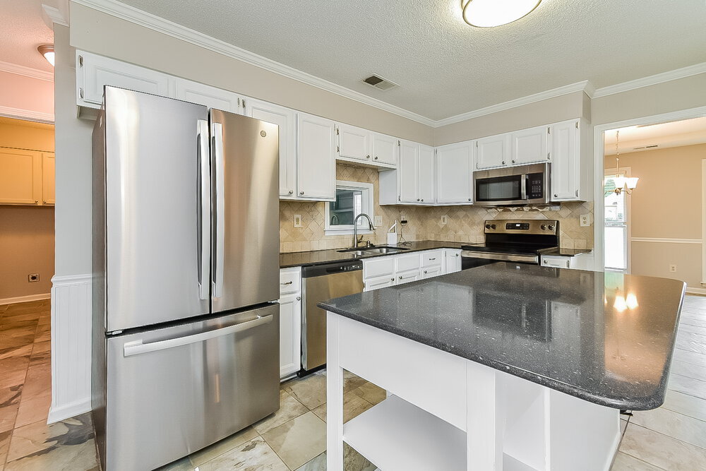Building Photo - 2703 Misty Woods Cove N