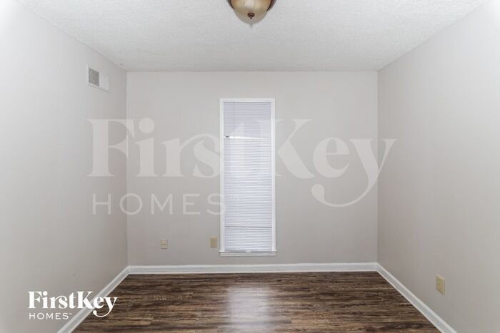Building Photo - 4130 Silverleaf Rd