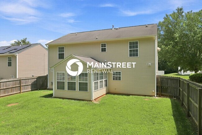 Building Photo - 3 Bedroom Pet-Friendly Home in Browns Summit, NC with Main Street Renewal