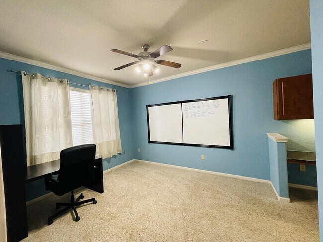 Building Photo - 1711 Old Spanish Trl