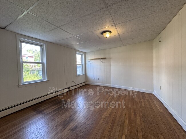 Building Photo - 819-821 Washington Ave