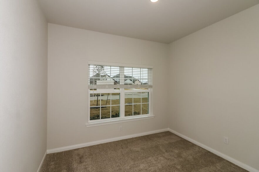 Building Photo - 420 Polly Grv Dr