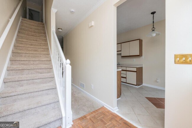 Building Photo - 4028 Elm St