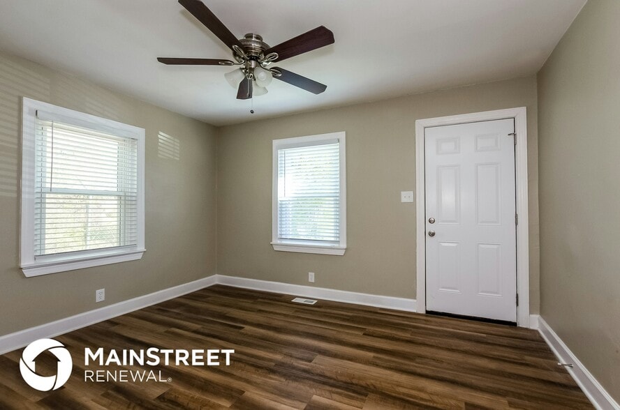 Building Photo - 928 Holland Ave