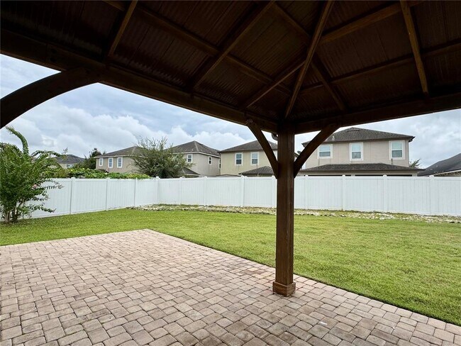 Building Photo - 2504 Amati Dr