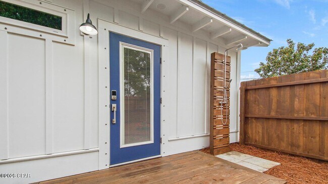 Building Photo - 307 Dolphin Dr