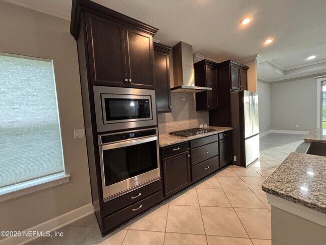 Building Photo - 212 Willow Crk Ct