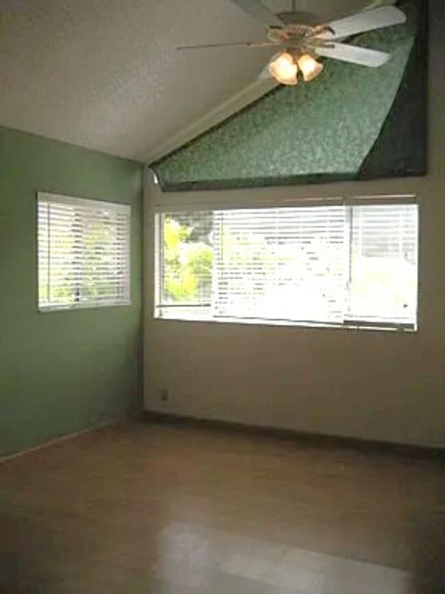 Building Photo - Beautiful single family home in The Bluffs...