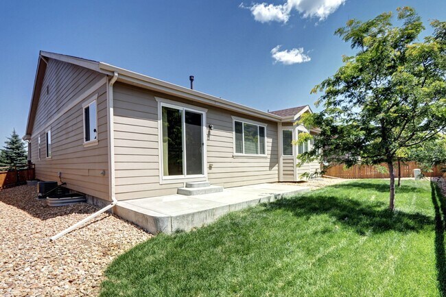 Building Photo - Location! Villages at Castle Rock 3bed/2.5...