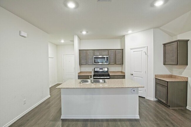 Building Photo - 1111 Emerald Gate Dr