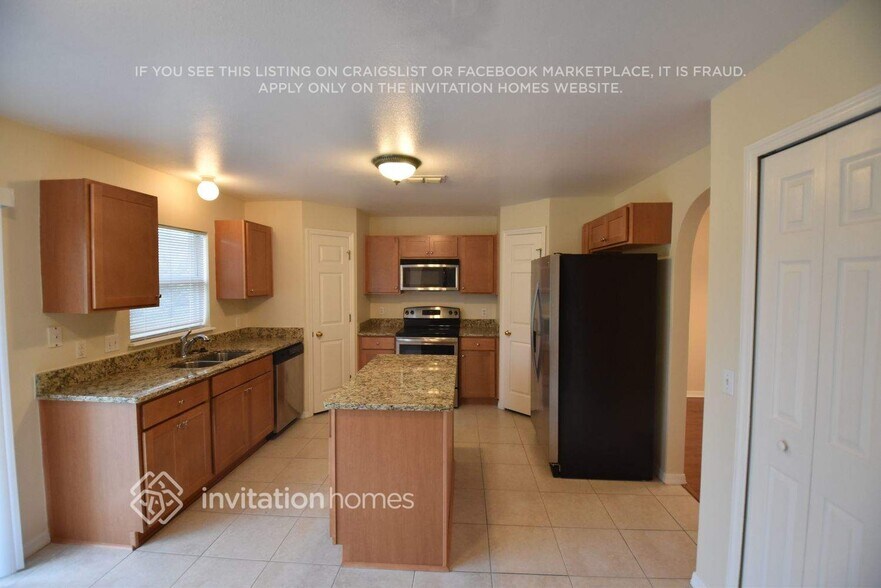 Building Photo - 692 Sunway Ln