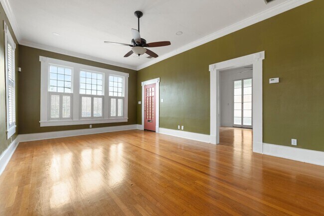 Building Photo - 1122 W Summit Ave.