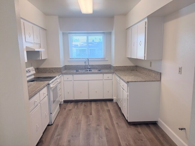 Building Photo - 27226 San Jose Ave