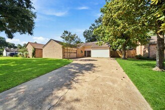 Building Photo - 14815 Inverrary Dr