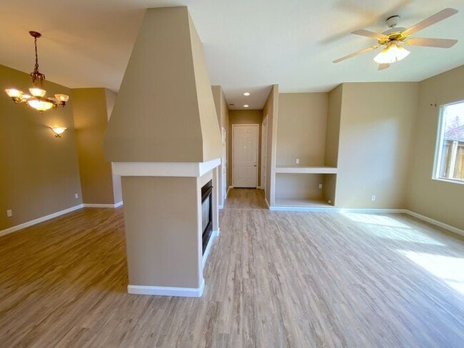 Building Photo - Beautiful 3 Bedroom + 1 FLEX ROOM Single Story House in South Meadows Reno
