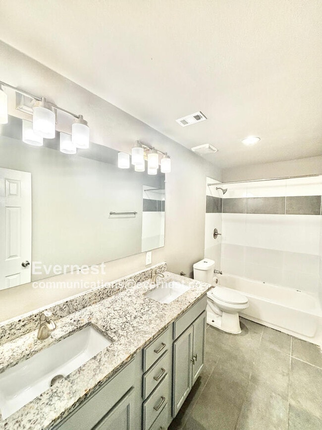 Building Photo - 807 Meadow Mead Dr