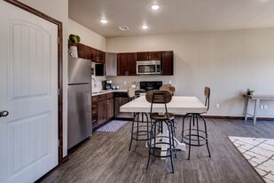 Building Photo - 1110 Hope Dr