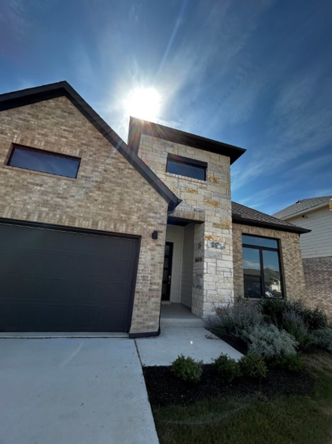 Building Photo - Coming Soon!  4 BR/3BA | Single Family Home | 1-Car Covered Parking | In Liberty Hill!