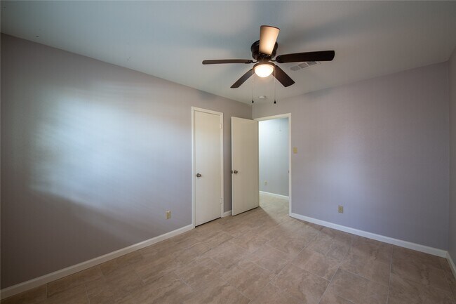 Building Photo - 1011 Twinbrooke Dr