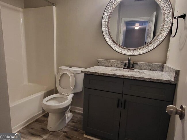 Building Photo - 45 Newnan Lakes Dr