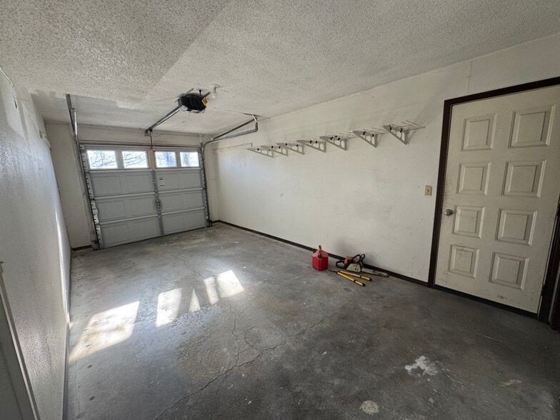 Building Photo - 1214 E Johnston St