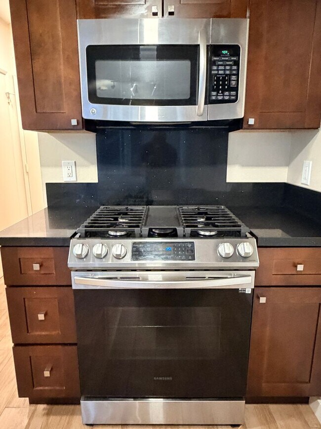 Building Photo - 33938 Alcazar Dr