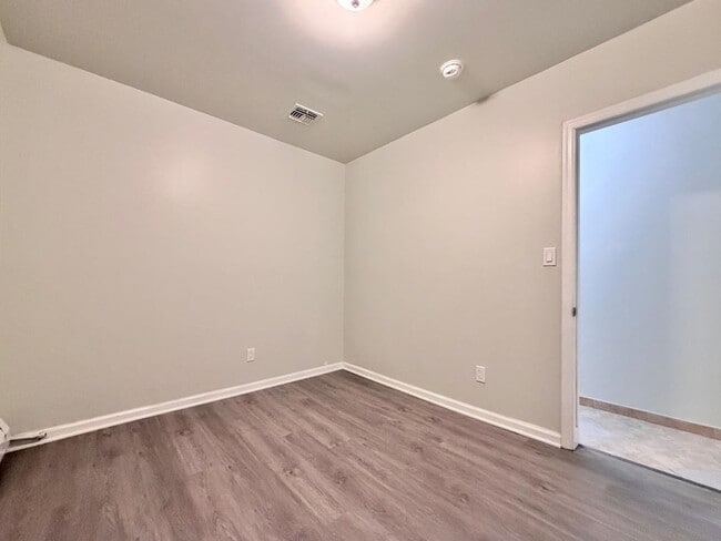 Building Photo - 311 5th St