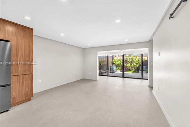 Building Photo - 2211 NE 122nd St