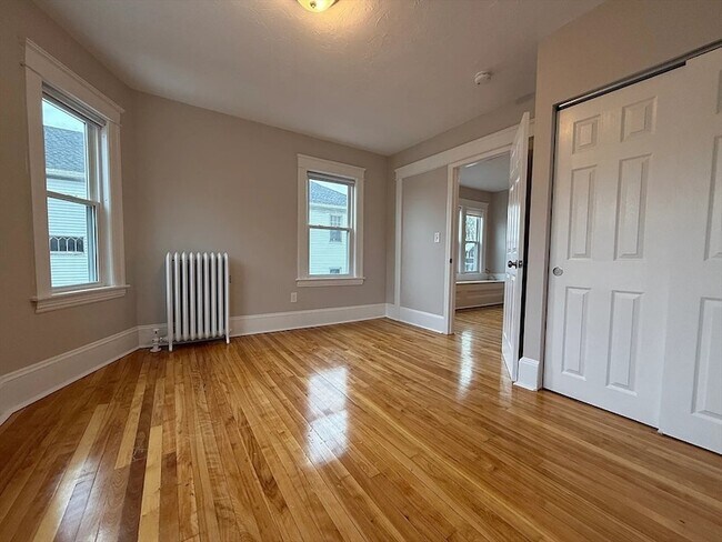 Building Photo - 1301 Main St