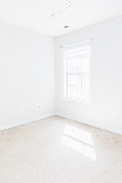 Building Photo - 9023 Jeans Grove Ln