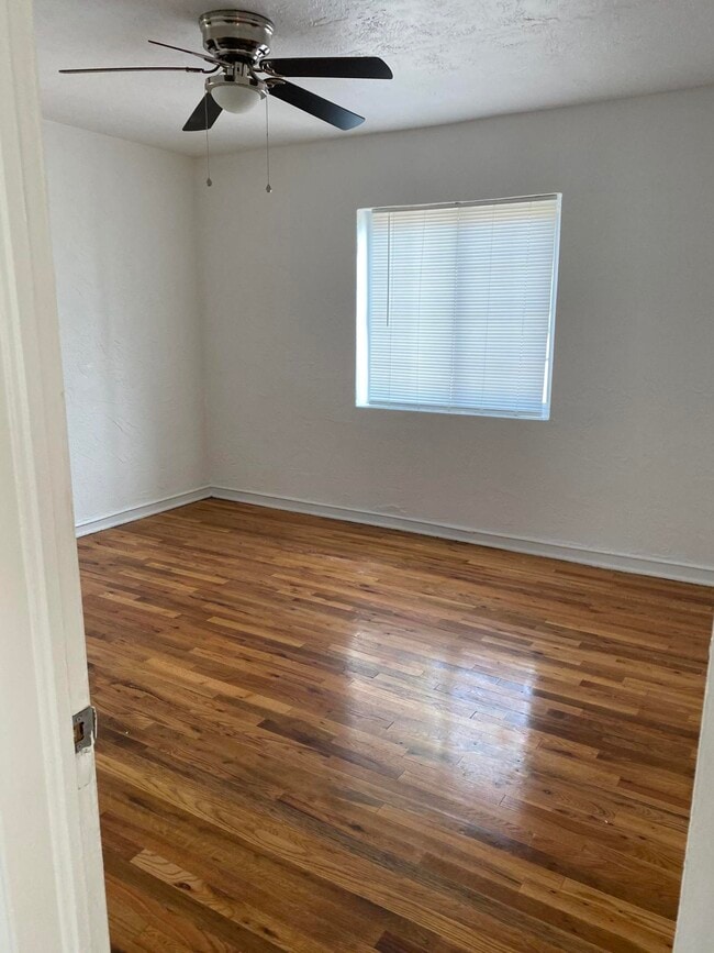 Building Photo - 613 Olson St