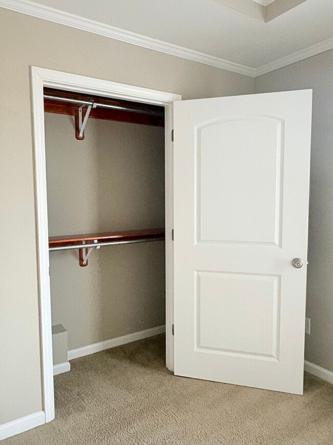 Building Photo - 135 Daisy Field Ct