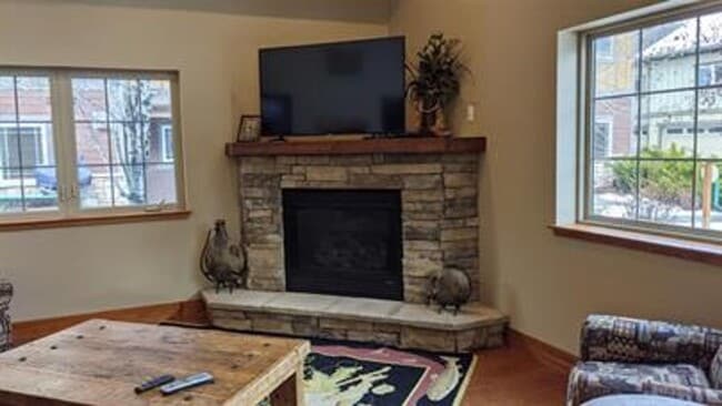 Building Photo - Unfurnished Whitefish Home