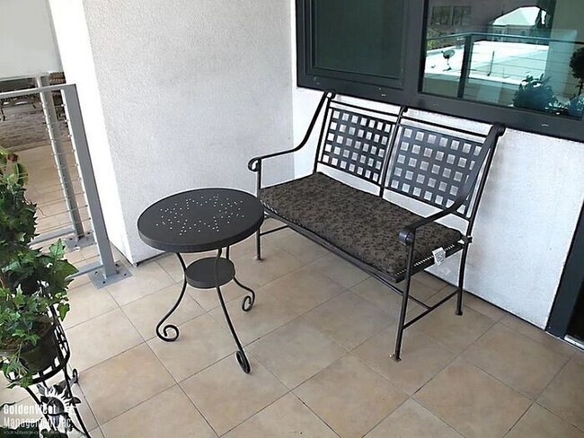 Building Photo - Modern Unfurnished Studio in the Heart of San Diego!